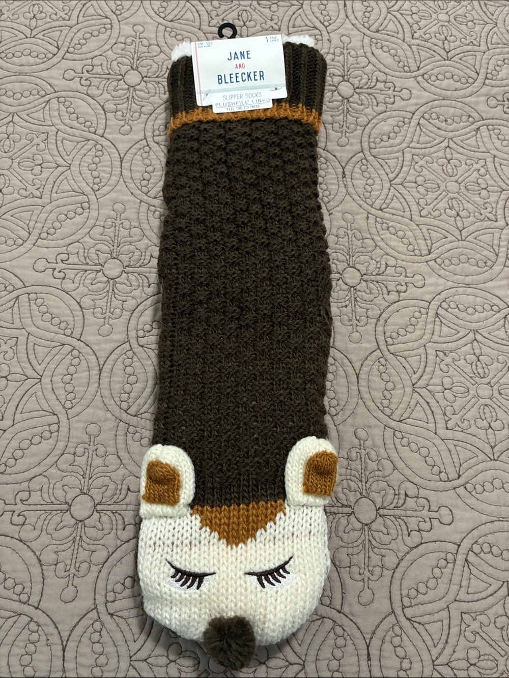 JANE AND BLEECKER NWT Ladies’ Brown & Cream Colored Bear Slipper Socks One Size.